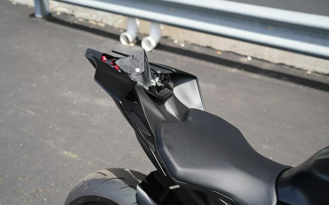 2025 Yamaha YZF-R6 RACE