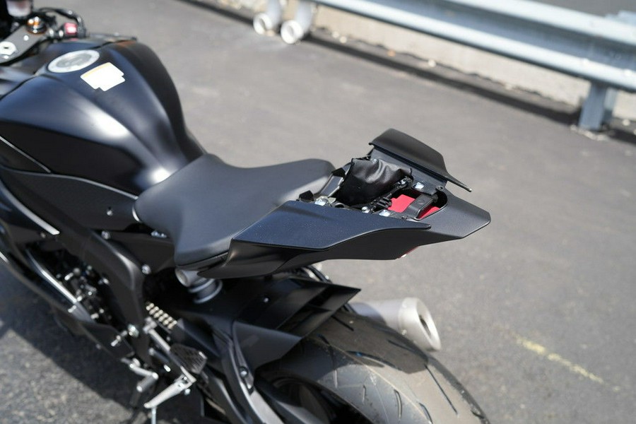 2025 Yamaha YZF-R6 RACE