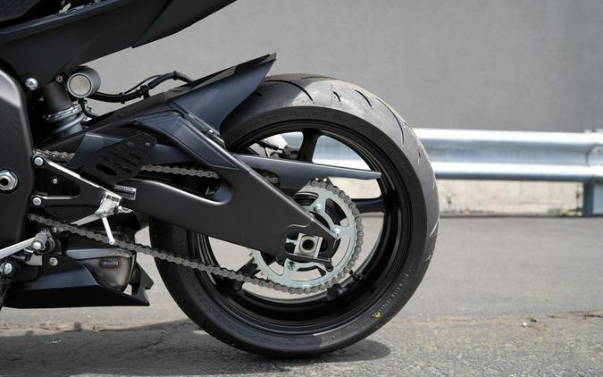 2025 Yamaha YZF-R6 RACE
