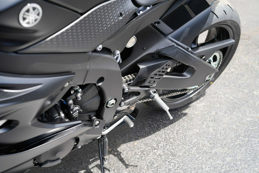 2025 Yamaha YZF-R6 RACE