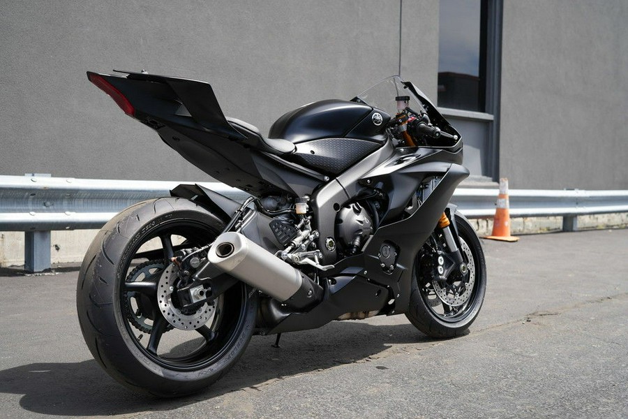 2025 Yamaha YZF-R6 RACE