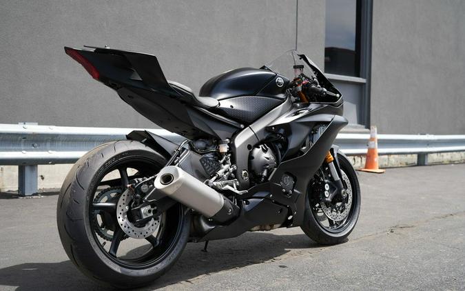 2025 Yamaha YZF-R6 RACE