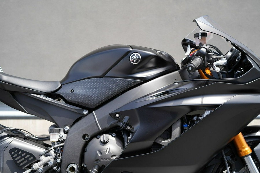 2025 Yamaha YZF-R6 RACE