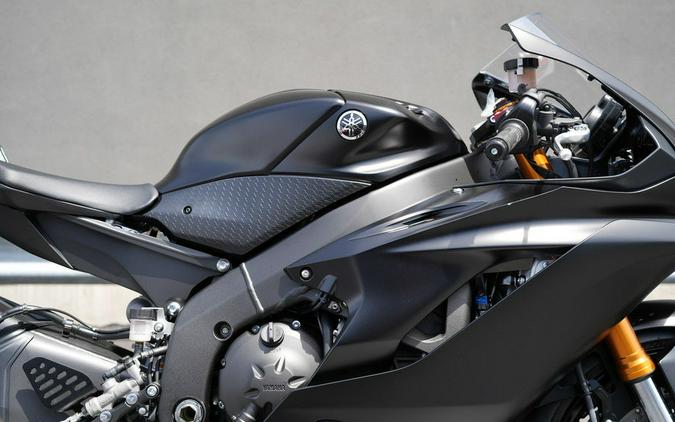 2025 Yamaha YZF-R6 RACE