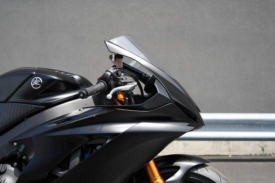 2025 Yamaha YZF-R6 RACE