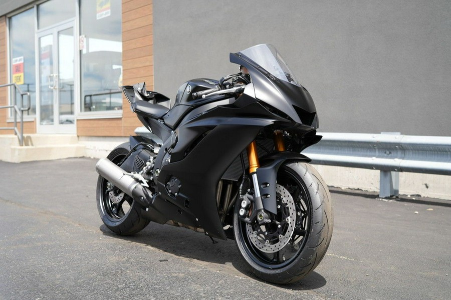 2025 Yamaha YZF-R6 RACE