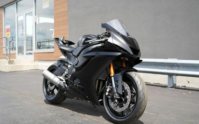 2025 Yamaha YZF-R6 RACE