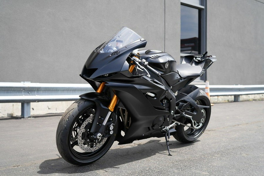 2025 Yamaha YZF-R6 RACE