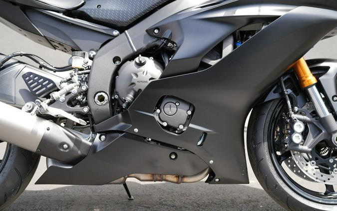2025 Yamaha YZF-R6 RACE