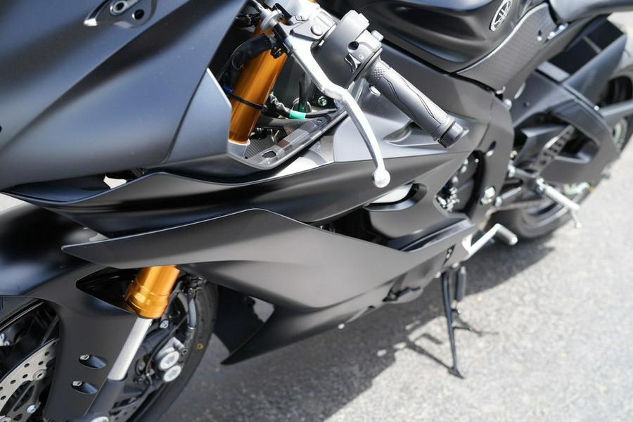 2025 Yamaha YZF-R6 RACE