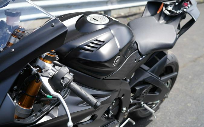2025 Yamaha YZF-R6 RACE