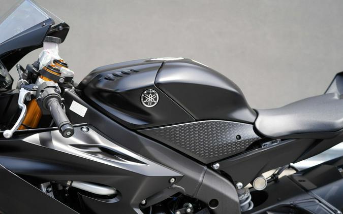2025 Yamaha YZF-R6 RACE