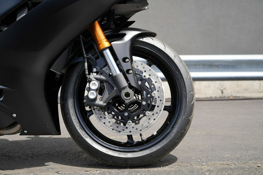 2025 Yamaha YZF-R6 RACE