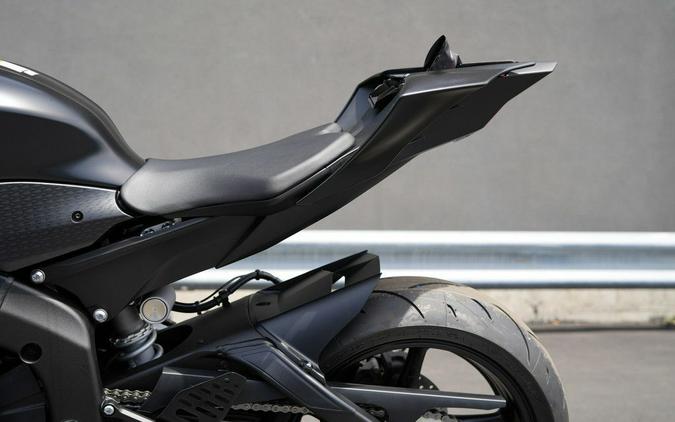 2025 Yamaha YZF-R6 RACE