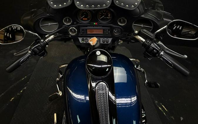 Harley-Davidson® Ultra Classic® Electra Glide® 2013 FLHTCU BLUE