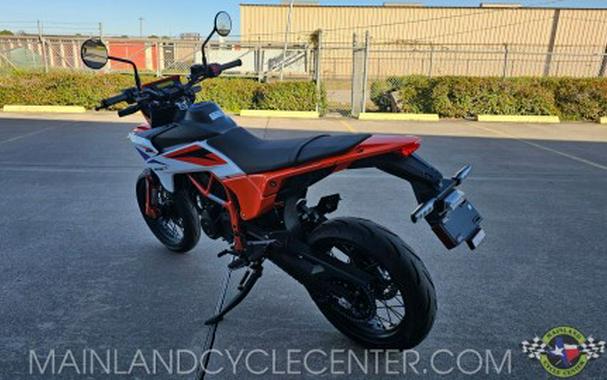 2026 KTM 390 SMC R