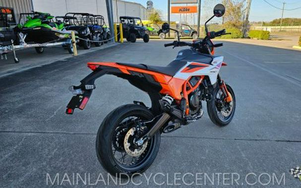 2026 KTM 390 SMC R