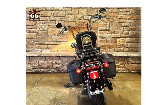 2005 Harley-Davidson Fat Boy® BLACK/LAVA RED W/PINSTRIPE