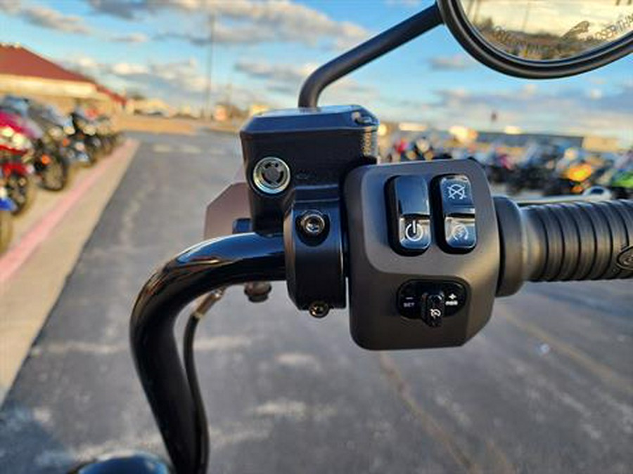 2025 Indian Motorcycle Chief Bobber Dark Horse®