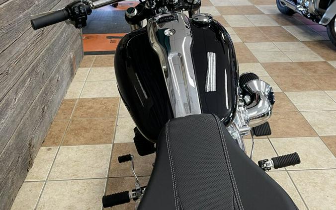 2024 Harley-Davidson Breakout Vivid Black