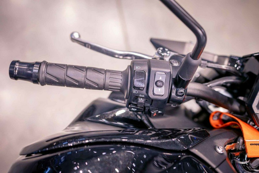 2024 Kawasaki Z900 ABS Metallic Spark Black/Metallic Matte Dark Gray