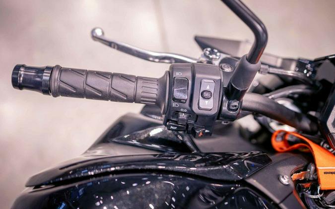2024 Kawasaki Z900 ABS Metallic Spark Black/Metallic Matte Dark Gray