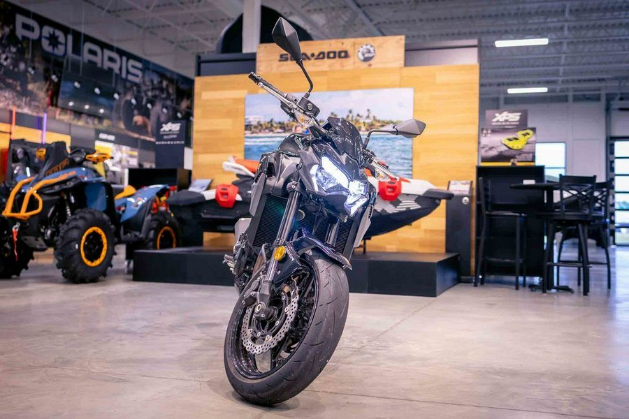2024 Kawasaki Z900 ABS Metallic Spark Black/Metallic Matte Dark Gray