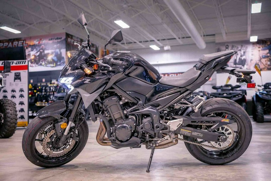 2024 Kawasaki Z900 ABS Metallic Spark Black/Metallic Matte Dark Gray