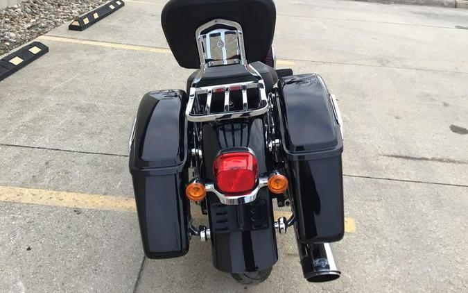 2016 Harley-Davidson® FLD - Dyna® Switchback™