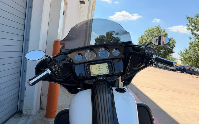 2016 Harley-Davidson CVO™ Street Glide®