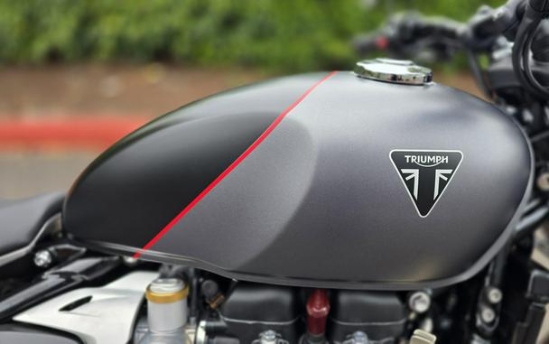 2027 Triumph BONNEVILLE BOBBER