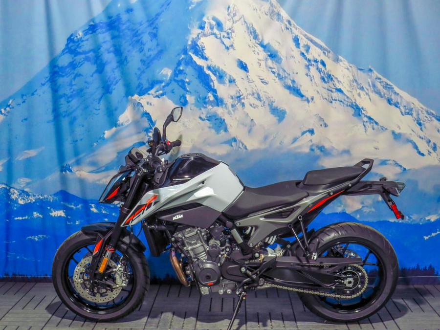 2024 KTM 790 Duke