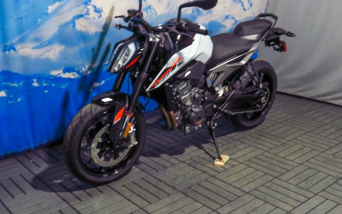 2024 KTM 790 Duke