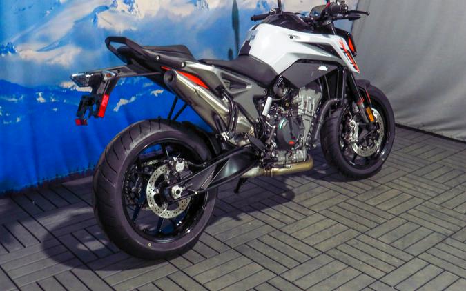 2024 KTM 790 Duke