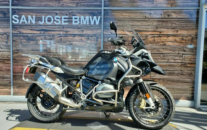 My unbiased review of the 2018 R1200GS Adventure as told by someone who has never ridden an adventure bike.