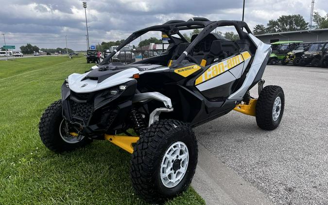 2024 Can-Am® Maverick R 999T DCT