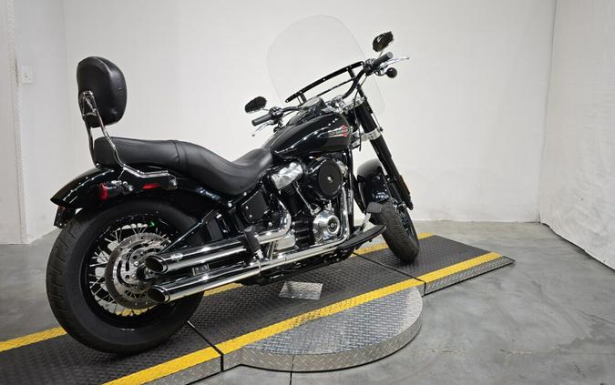 FLSL 2020 Softail Slim®