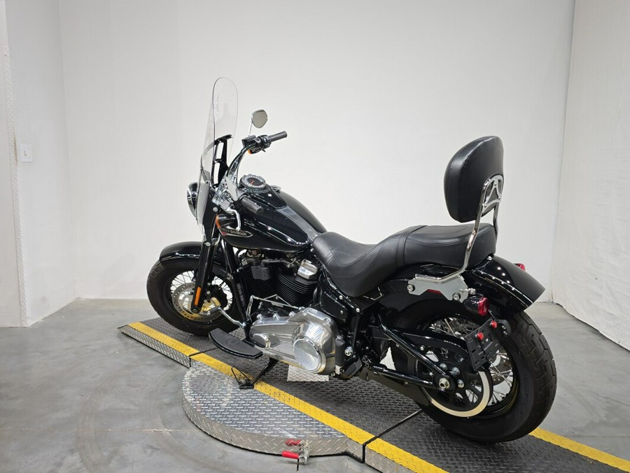 FLSL 2020 Softail Slim®