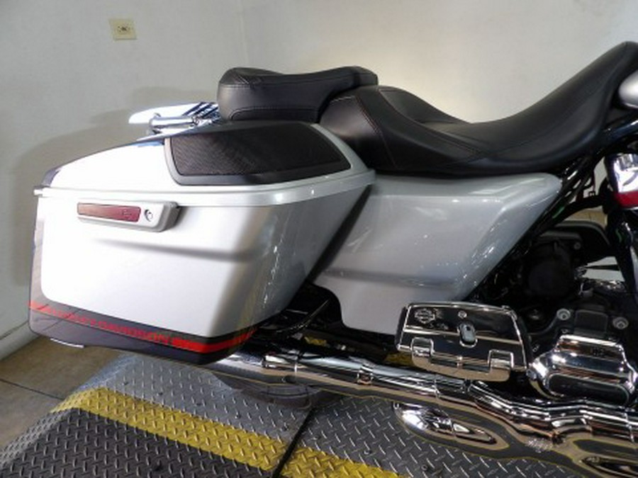 2019 Harley-Davidson CVO™ Street Glide®