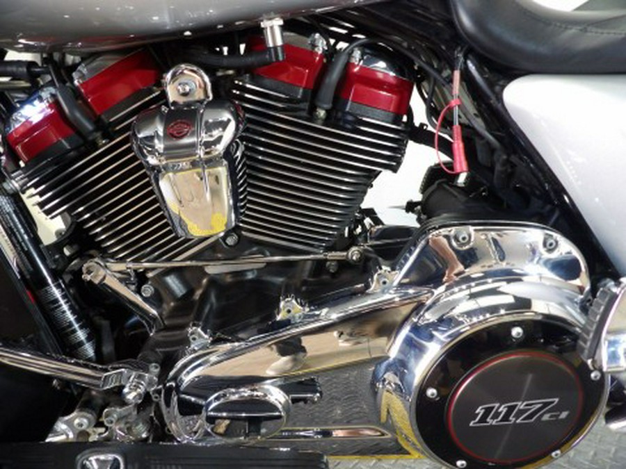 2019 Harley-Davidson CVO™ Street Glide®