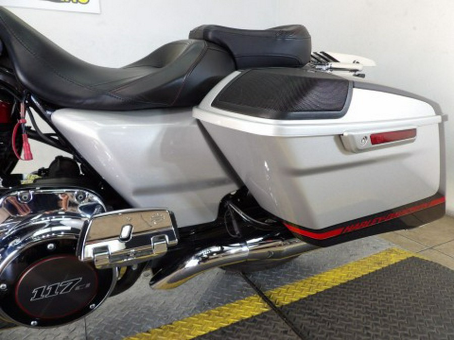 2019 Harley-Davidson CVO™ Street Glide®