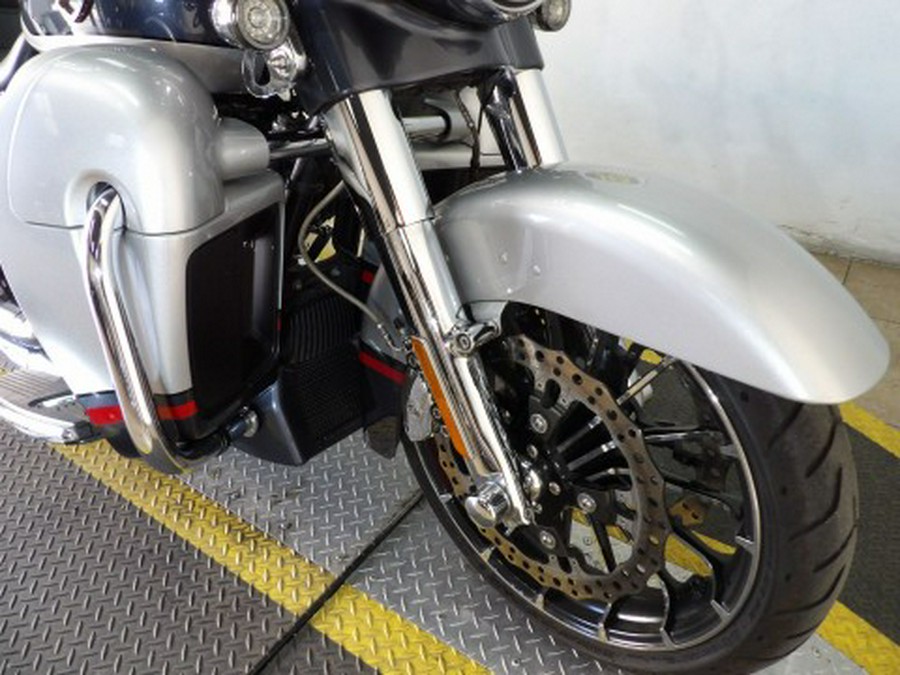 2019 Harley-Davidson CVO™ Street Glide®