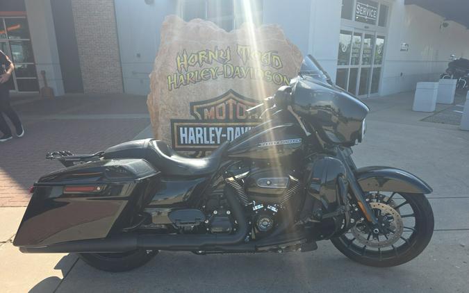 FLHXS 2019 Street Glide® Special