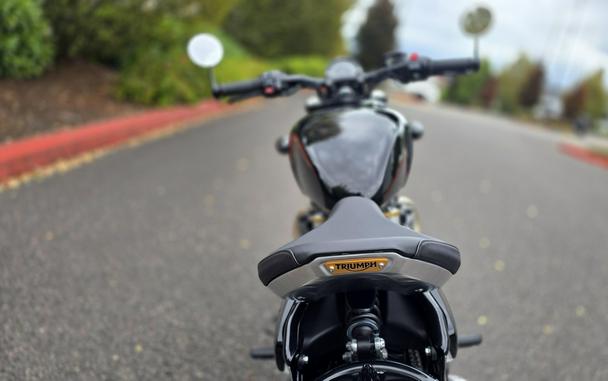 2027 Triumph BONNEVILLE BOBBER