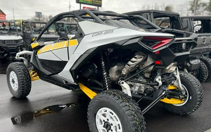 2024 Can-Am Maverick R