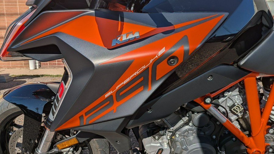 2020 KTM 1290 Super Duke GT