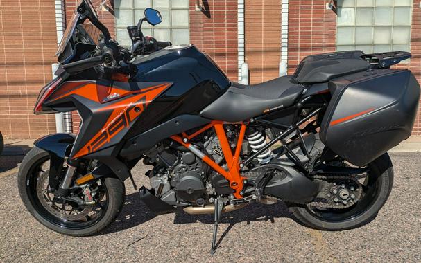 2020 KTM 1290 Super Duke GT