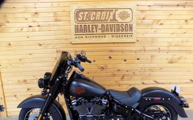 2026 Harley-Davidson® FLHD - Deadwood™