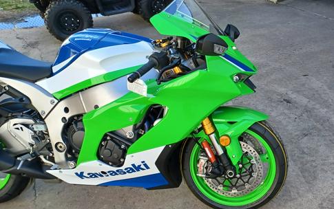 2024 Kawasaki Ninja® ZX™-10R 40th Anniversary Edition ABS