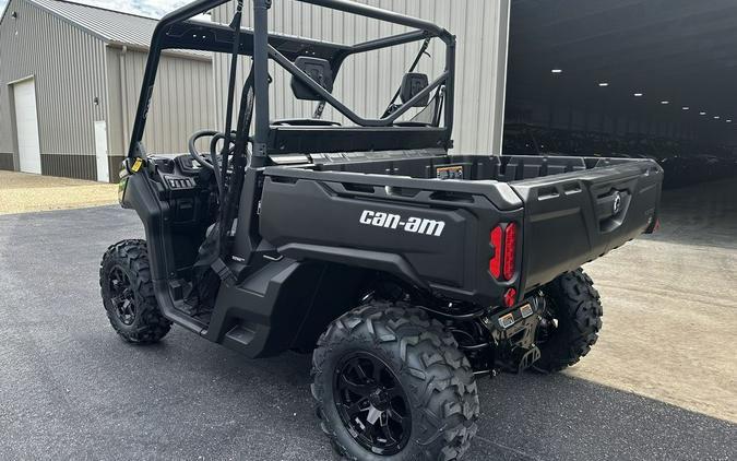 2024 Can-Am® Defender DPS HD9 Timeless Black